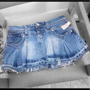 Cute beautiful sexy sassy Skirt size 7/8